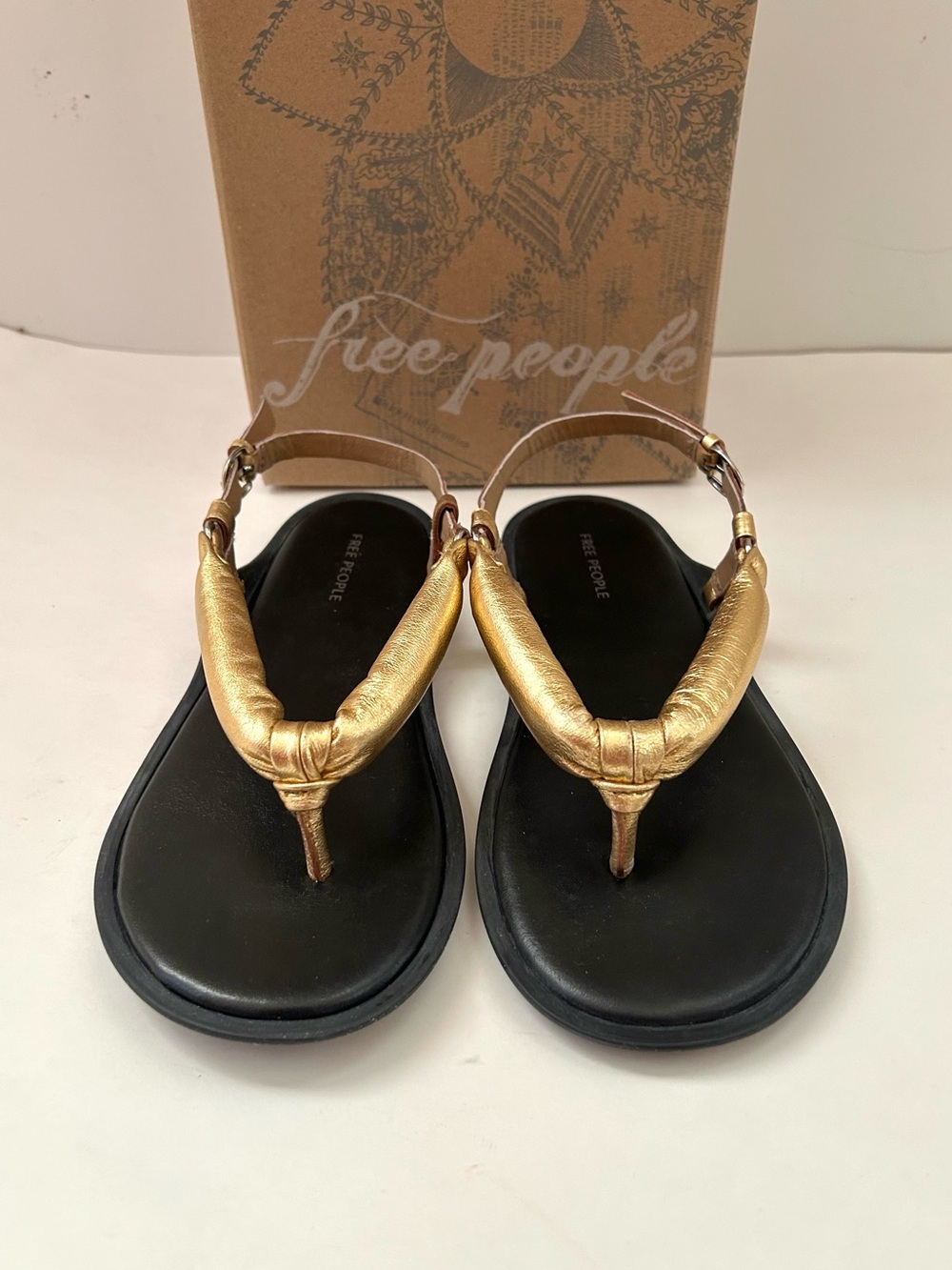 Free People Suncatcher Gold Leather Thong Sandals NIB Size 6